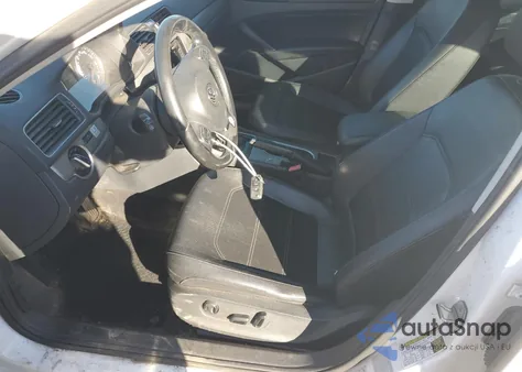 2015 Volkswagen Passat Se z USA, uszkodzony, nr VIN 1VWBV7A33FC098151